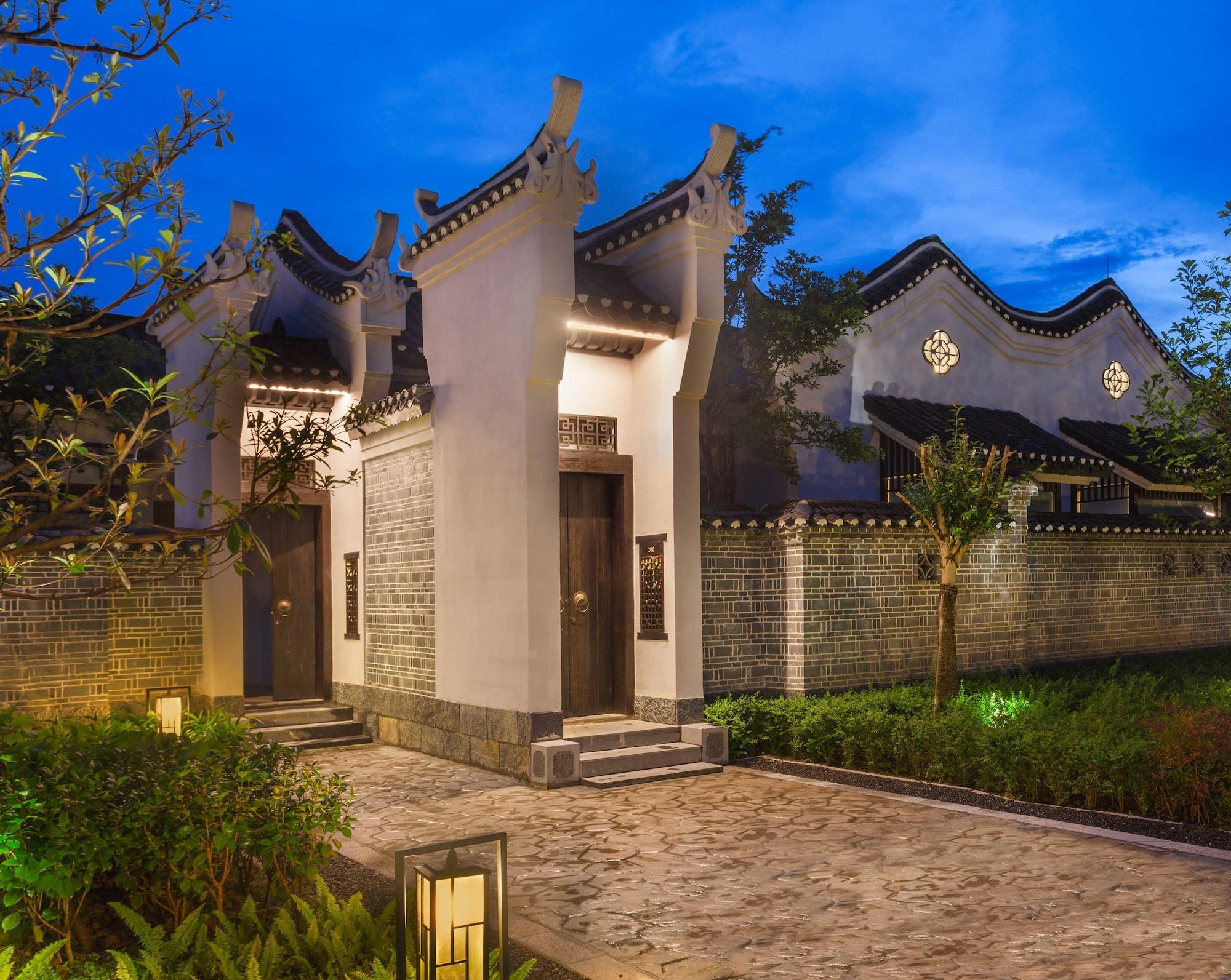 Banyan Tree Yangshuo Hotel Exterior photo