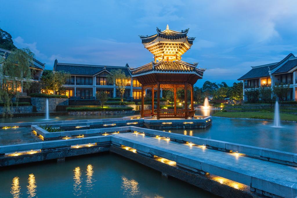 Banyan Tree Yangshuo Hotel Exterior photo