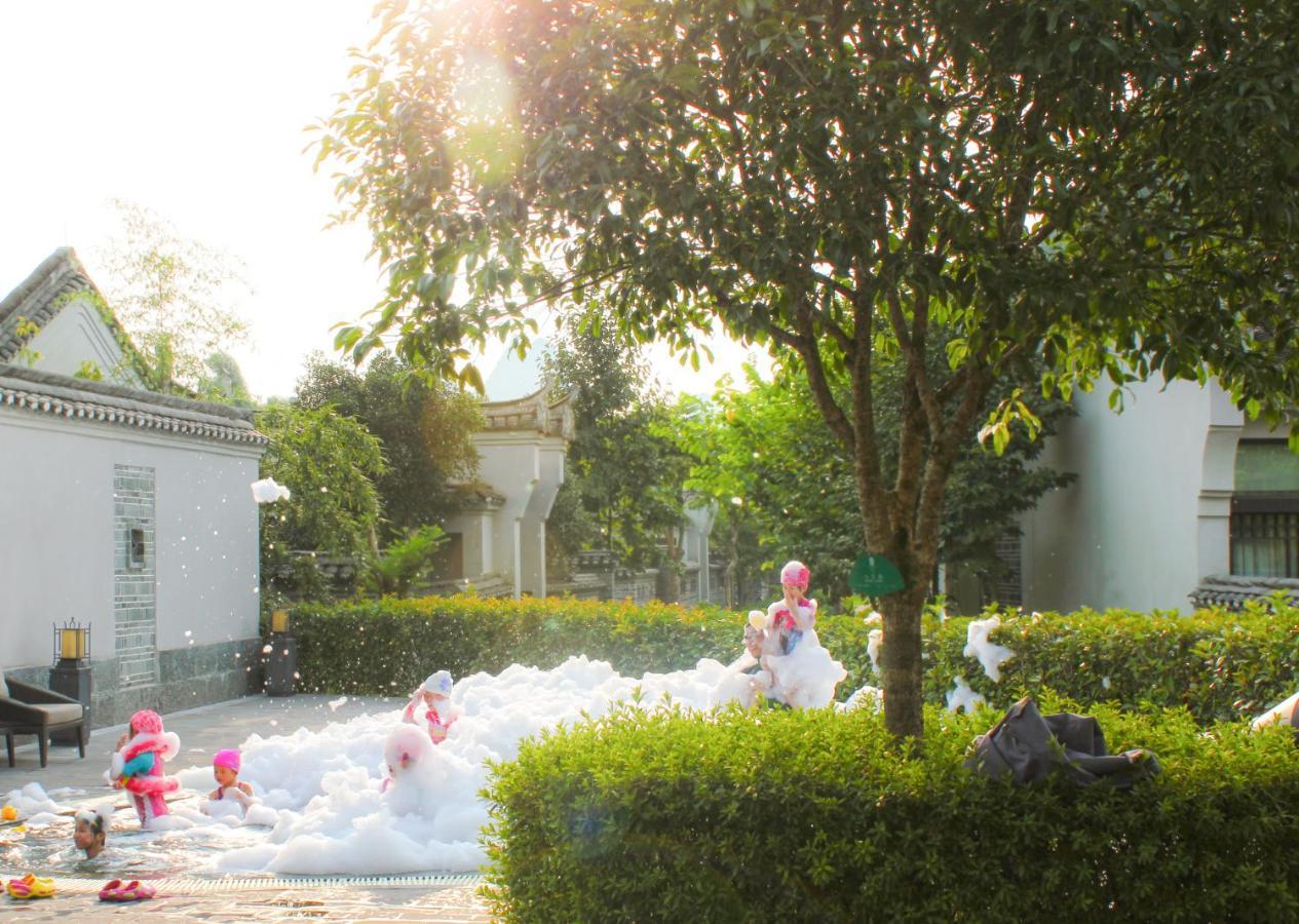 Banyan Tree Yangshuo Hotel Exterior photo